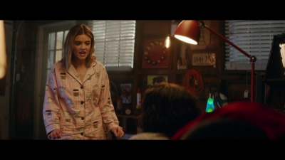 a_nice_girl_like_you_2020_1080p_web_h264-huzzah_0589.jpg