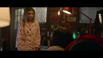 a_nice_girl_like_you_2020_1080p_web_h264-huzzah_0597.jpg