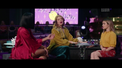 a_nice_girl_like_you_2020_1080p_web_h264-huzzah_3255.jpg