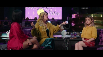 a_nice_girl_like_you_2020_1080p_web_h264-huzzah_3308.jpg