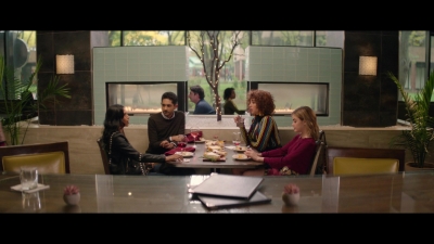 a_nice_girl_like_you_2020_1080p_web_h264-huzzah_4021.jpg