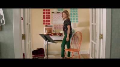 a_nice_girl_like_you_2020_1080p_web_h264-huzzah_4145.jpg
