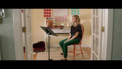 a_nice_girl_like_you_2020_1080p_web_h264-huzzah_4148.jpg
