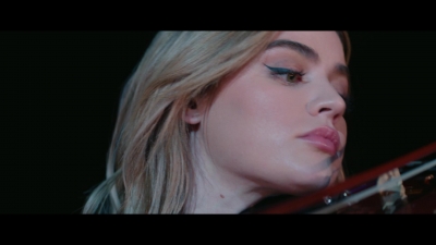a_nice_girl_like_you_2020_1080p_web_h264-huzzah_4227.jpg