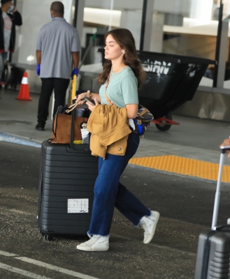 arrivingla240522-015.jpg