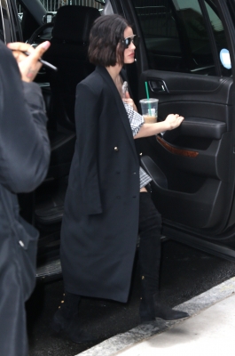 HQ
