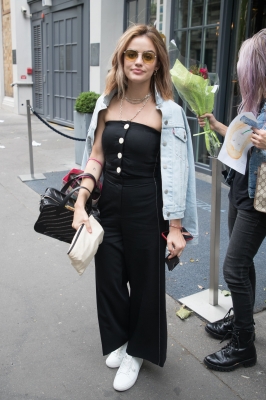 HQ
