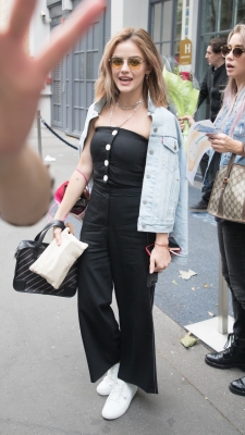 HQ
