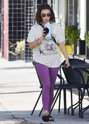 Keywords: lucy hale