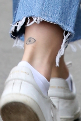 HQ
