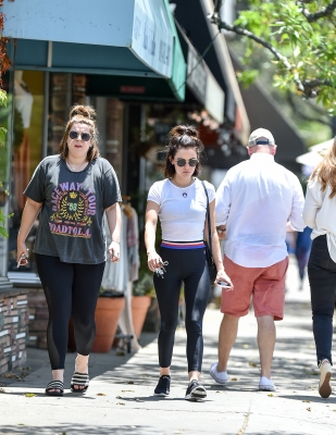 HQ
