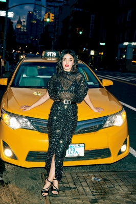 HQ

