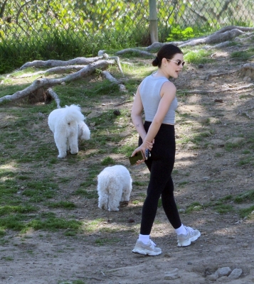 dogpark220325-002.jpg