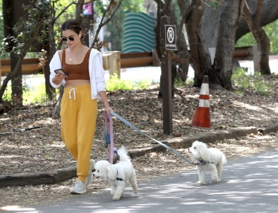 dogsla030522-009.jpg