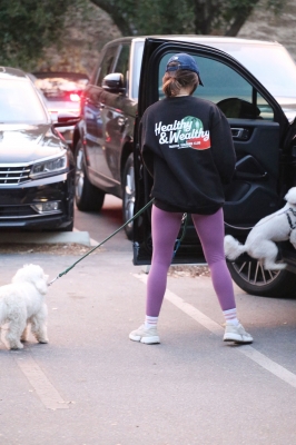 dogsla121122023.JPG