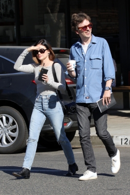 HQ
