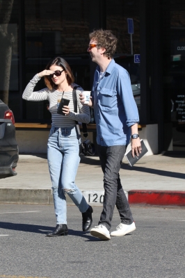 HQ
