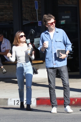 HQ
