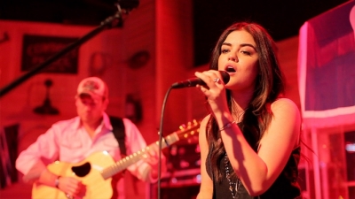 gilleysaloon121213-012.jpg