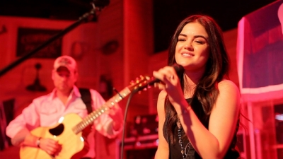 gilleysaloon121213-014.jpg