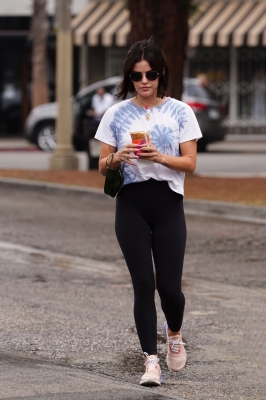 grabbingadrinkatalfredoscoffee_034.jpg