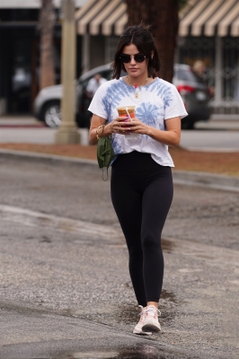 grabbingadrinkatalfredoscoffee_036.jpg