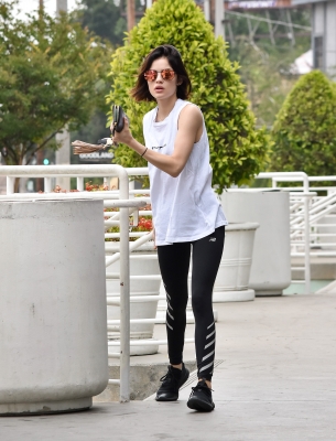 HQ
