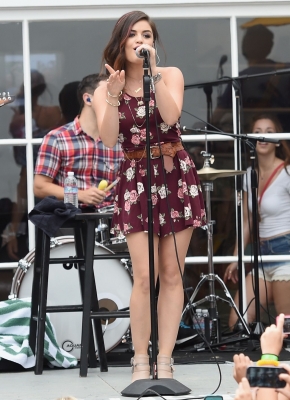 hollisterhouse030814-010.jpg