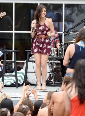 hollisterhouse030814-014.jpg