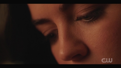 katy_keene_s01e01_1080p_web_h264-xlf_0030.jpg