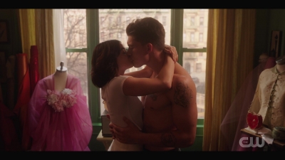 katy_keene_s01e01_1080p_web_h264-xlf_0065.jpg