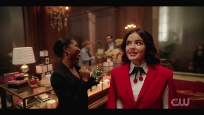 katy_keene_s01e01_1080p_web_h264-xlf_0131.jpg
