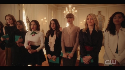 katy_keene_s01e01_1080p_web_h264-xlf_0161.jpg