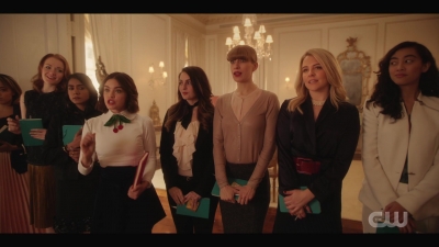 katy_keene_s01e01_1080p_web_h264-xlf_0162.jpg