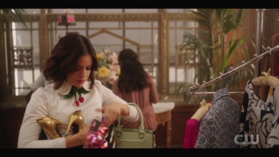 katy_keene_s01e01_1080p_web_h264-xlf_0189.jpg