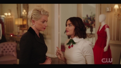katy_keene_s01e01_1080p_web_h264-xlf_0215.jpg