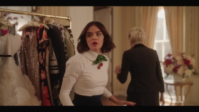 katy_keene_s01e01_1080p_web_h264-xlf_0225.jpg