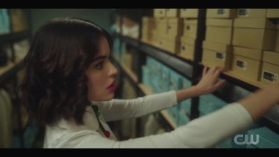 katy_keene_s01e01_1080p_web_h264-xlf_0230.jpg