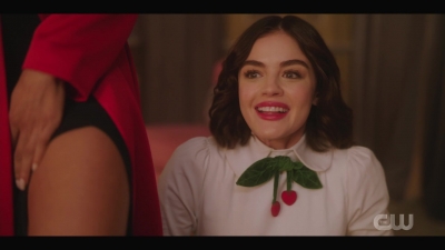 katy_keene_s01e01_1080p_web_h264-xlf_0261.jpg