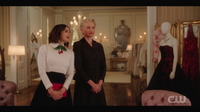 katy_keene_s01e01_1080p_web_h264-xlf_0268.jpg
