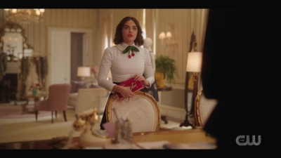 katy_keene_s01e01_1080p_web_h264-xlf_0279.jpg