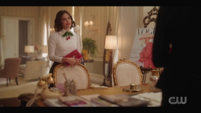 katy_keene_s01e01_1080p_web_h264-xlf_0286.jpg