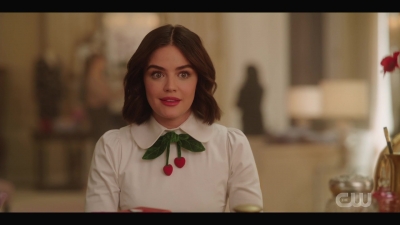 katy_keene_s01e01_1080p_web_h264-xlf_0302.jpg