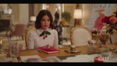 katy_keene_s01e01_1080p_web_h264-xlf_0311.jpg