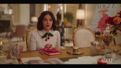 katy_keene_s01e01_1080p_web_h264-xlf_0312.jpg
