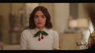 katy_keene_s01e01_1080p_web_h264-xlf_0337.jpg