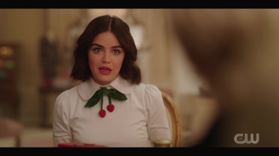 katy_keene_s01e01_1080p_web_h264-xlf_0348.jpg