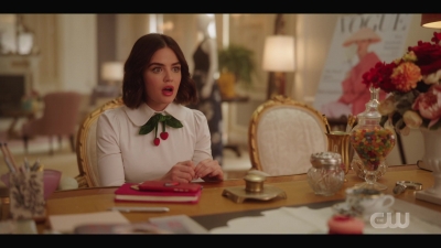 katy_keene_s01e01_1080p_web_h264-xlf_0365.jpg