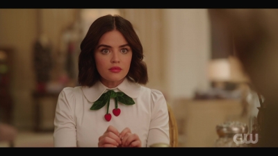 katy_keene_s01e01_1080p_web_h264-xlf_0369.jpg