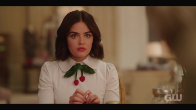 katy_keene_s01e01_1080p_web_h264-xlf_0370.jpg